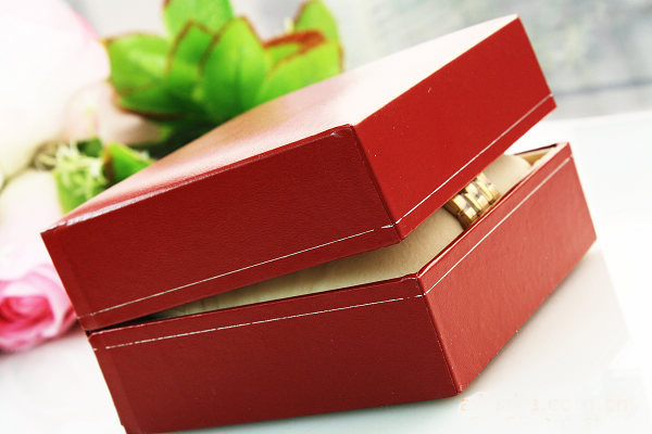 Red Watch Gift Box